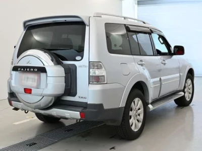 Mitsubishi PAJERO  с аукциона в Японии