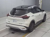 Nissan KICKS лот № 30509 оценка 4.5  с аукциона в Японии 1