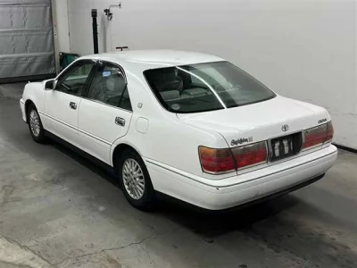 Toyota CROWN  с аукциона в Японии