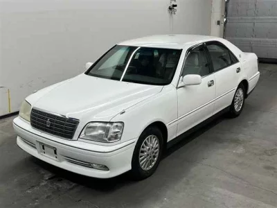 Toyota CROWN  с аукциона в Японии
