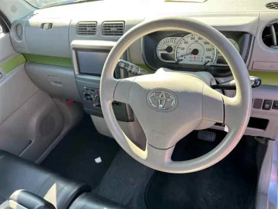 Toyota PIXIS SPACE  с аукциона в Японии