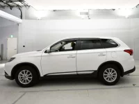 Mitsubishi OUTLANDER лот № 90770 оценка 3.5  с аукциона в Японии 3