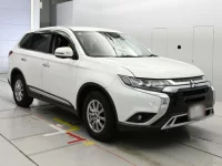 Mitsubishi OUTLANDER лот № 90770 оценка 3.5  с аукциона в Японии 4