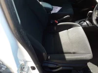 Toyota COROLLA AXIO лот № 30534 оценка 4  с аукциона в Японии 9