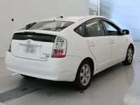 Toyota PRIUS лот № 30536 оценка R  с аукциона в Японии 1