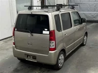 Suzuki WAGON R лот № 90093 оценка 3  с аукциона в Японии 4