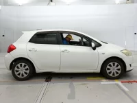 Toyota AURIS лот № 30554 оценка 3.5  с аукциона в Японии 2