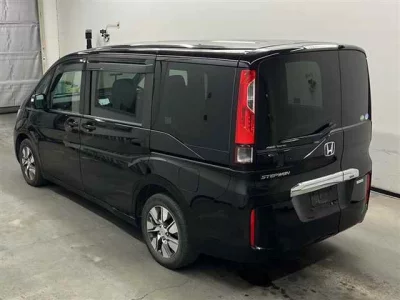 Honda STEP WAGON  с аукциона в Японии
