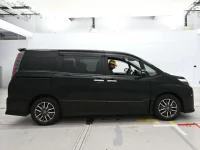 Toyota NOAH лот № 30560 оценка 3.5  с аукциона в Японии 2