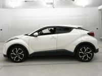 Toyota C-HR лот № 30566 оценка 4  с аукциона в Японии 3