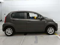 Toyota PASSO лот № 30575 оценка 4  с аукциона в Японии 2