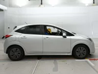 Nissan NOTE лот № 30576 оценка R  с аукциона в Японии 2