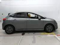 Nissan NOTE лот № 30578 оценка 3  с аукциона в Японии 2