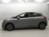 Nissan NOTE лот № 30578 оценка 3  с аукциона в Японии 3