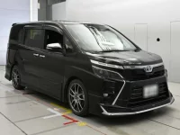 Toyota VOXY лот № 30582 оценка 5  с аукциона в Японии 4