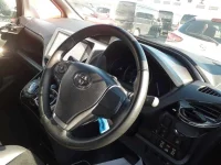 Toyota VOXY лот № 30582 оценка 5  с аукциона в Японии 8