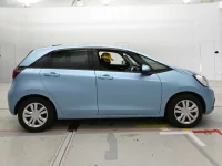 Honda FIT лот № 30579 оценка 4.5  с аукциона в Японии 2