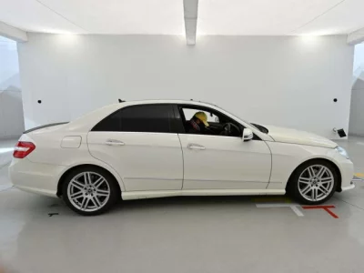 Mercedes-Benz E CLASS  с аукциона в Японии