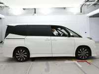 Toyota VOXY лот № 30584 оценка 5  с аукциона в Японии 2