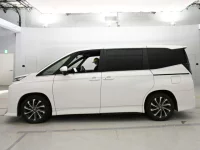 Toyota VOXY лот № 30584 оценка 5  с аукциона в Японии 3