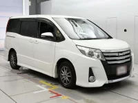 Toyota NOAH лот № 30594 оценка 3.5  с аукциона в Японии 4