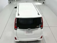 Toyota NOAH лот № 30594 оценка 3.5  с аукциона в Японии 7