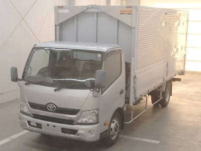 Toyota DYNA  с аукциона в Японии