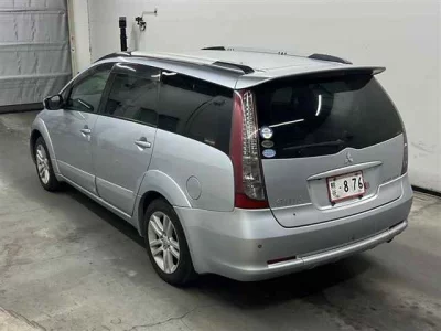 Mitsubishi GRANDIS