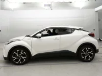 Toyota C-HR лот № 30605 оценка 4  с аукциона в Японии 3