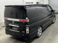Nissan ELGRAND лот № 90104 оценка 3  с аукциона в Японии 4