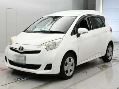 Toyota RACTIS  с аукциона в Японии
