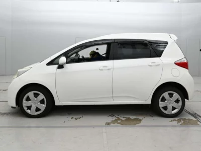 Toyota RACTIS  с аукциона в Японии