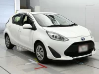 Toyota AQUA лот № 30625 оценка 4.5  с аукциона в Японии 4