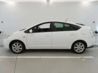 Toyota PRIUS лот № 30647 оценка R  с аукциона в Японии 3
