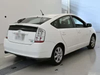 Toyota PRIUS лот № 30647 оценка R  с аукциона в Японии 1