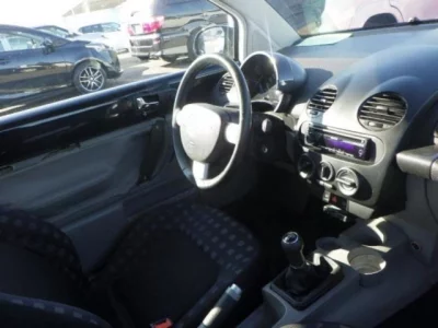 Volkswagen NEW BEETLE