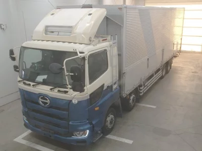 Hino TRUCK