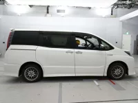 Toyota NOAH лот № 30665 оценка 3.5  с аукциона в Японии 2