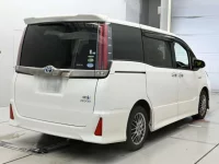 Toyota NOAH лот № 30665 оценка 3.5  с аукциона в Японии 1