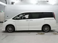 Toyota NOAH лот № 30665 оценка 3.5  с аукциона в Японии 3