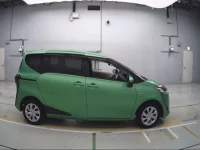 Toyota SIENTA лот № 30670 оценка 4  с аукциона в Японии 2