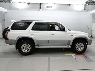 Toyota HILUX SURF  с аукциона в Японии