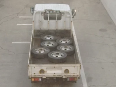Isuzu ELF  с аукциона в Японии