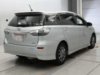 Toyota WISH лот № 30711 оценка 3.5  с аукциона в Японии 1