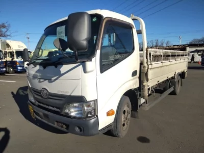 Toyota DYNA  с аукциона в Японии