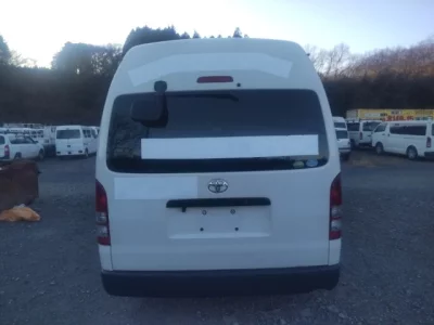 Toyota HIACE  с аукциона в Японии