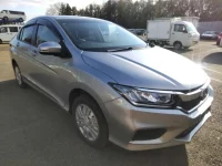 Honda GRACE лот № 25203 оценка 4  с аукциона в Японии 1