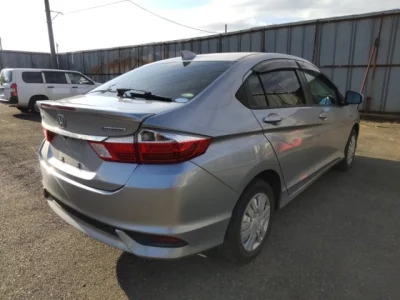 Honda GRACE  с аукциона в Японии