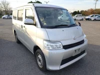 Mazda BONGO VAN лот № 22940 оценка 3.5  с аукциона в Японии 1