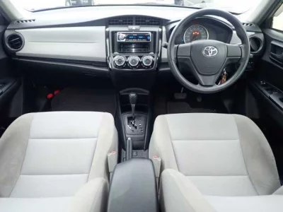 Toyota COROLLA AXIO  с аукциона в Японии